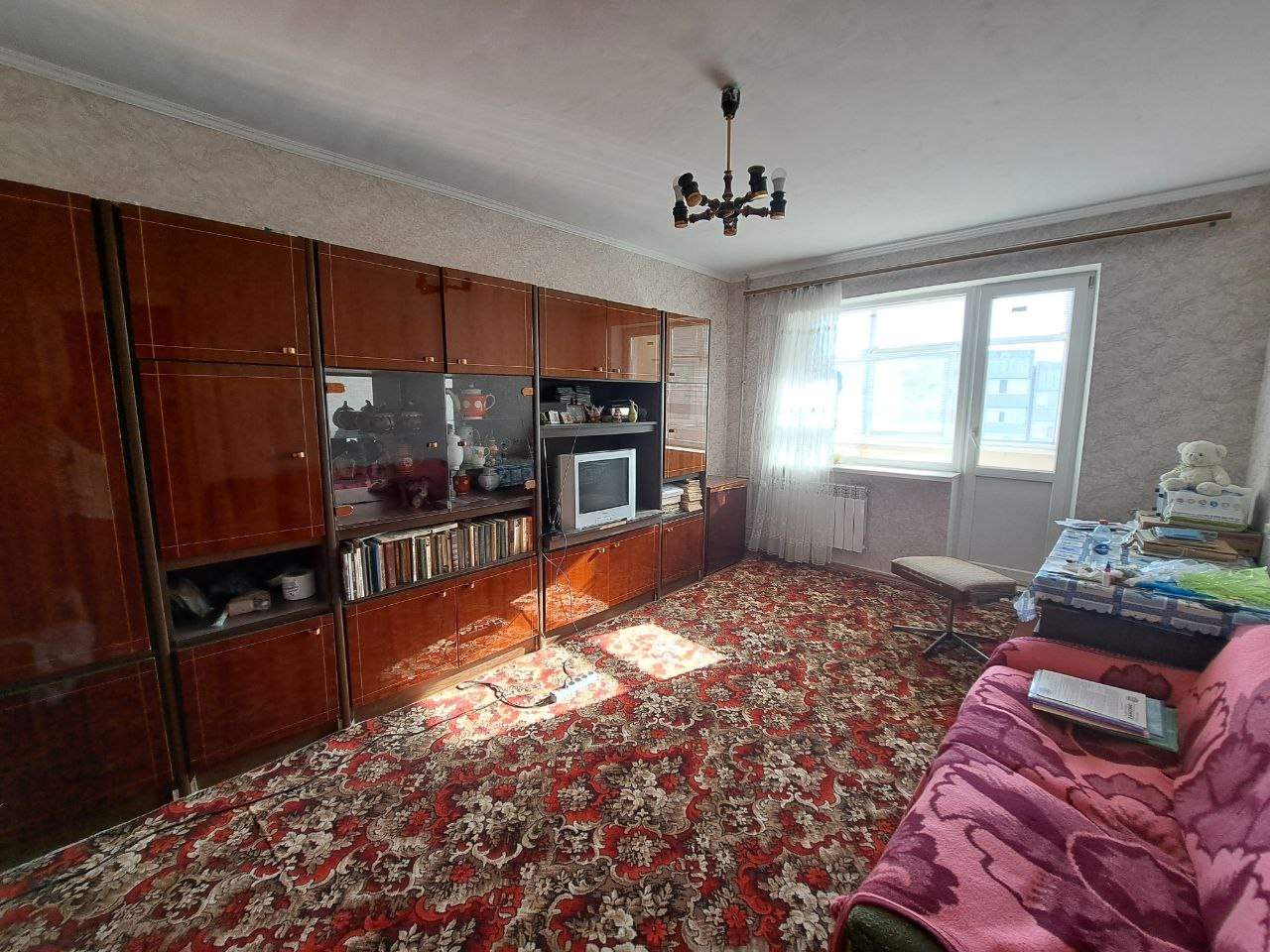 ‼Продам 2-комн. квартиру на кв. Ленинского Комсомола! 9/9-эт., 55кв.м. Отличное расположение – рядом детский сад, школа, супермаркет, остановка.М/п окна, металлическая дверь. Балкон застеклëн.Чистый подъезд. Квартира жилая. Мебель и техника частично остаётся. . Цена: 5 300 000 ₽. Тел. +79591625888 Марина.‼...