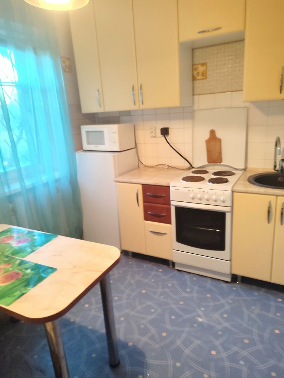 Продам 2-х комнатную квартиру квартал Пролетариата Донбасса 1/5 эт.общ. 52 кв. м. Дом кирпичный, не угловая, квартира тёплая, комнаты раздельные , окна м/п, с/у, кухня в кафеле, новый линолеум, все остаётся. Рядом транспорт. Документы РФ. ✅ Цена 4 800 000₽. ☎ +79592952103 Николай. ...